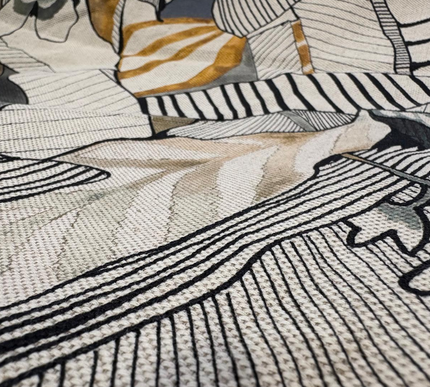 TOALHA DE MESA ESTAMPADA EM ESTILO TURCO EM TONS DE BRANCO-SUCRO