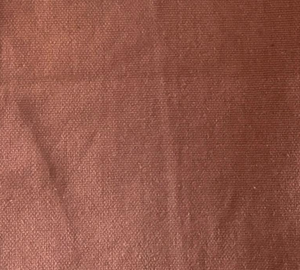 Toalha de mesa em linho, cor branco-sujo.