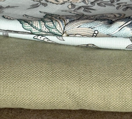 Mantel de lino verde oliva